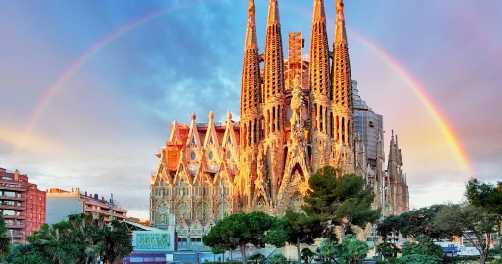 Cannabis in Barcelona for Tourists. Laws, Clubs, Prices & 2026 Guide