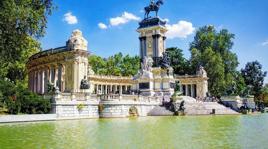 Madrid Cannabis Clubs: How They Work & What Tourists Should Know